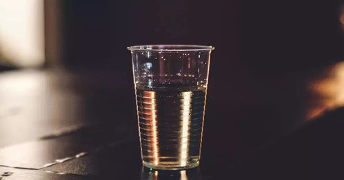 你喝水都用什么杯子 玻璃杯 不锈钢杯 塑料杯,告诉你用哪种杯子最安全