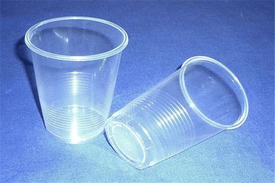 用错水杯等于服毒!玻璃杯、陶瓷杯、塑料杯,还是不锈钢杯