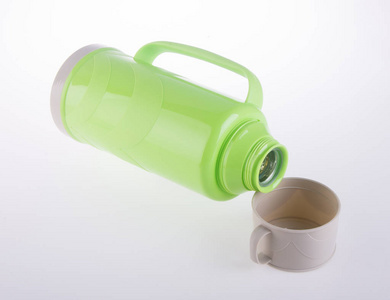 塑料杯 日常便利与环保思考